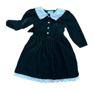 Vintage 90’s children dress, size 5, green